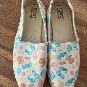 TOMS Alpargata Seashell and Seahorse Print Canvas Beach Casual Size 8